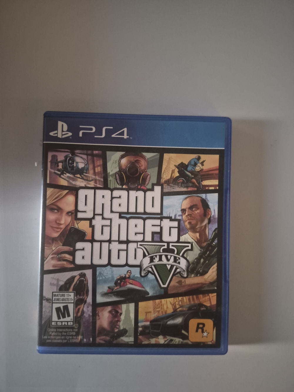 Grand Theft Auto V (GTA V) PlayStation 4 - Blue Case